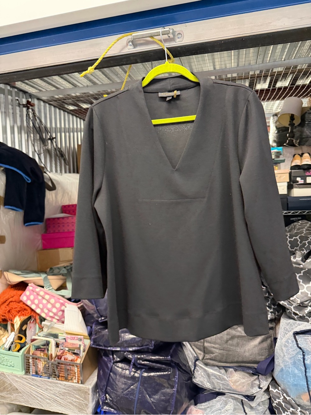 Donna Karan Black V-Neck Long Sleeve Top
